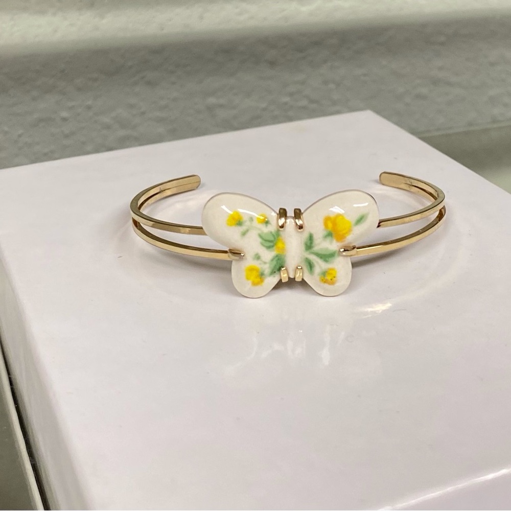 VTG Avon Chic Gold Butterfly Cuff